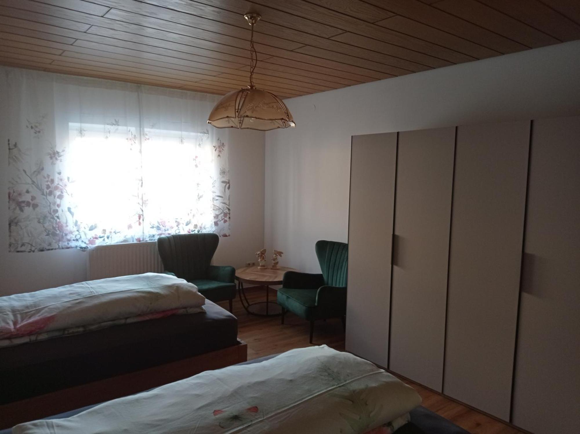 Zur Stadt Фолках Екстериор снимка