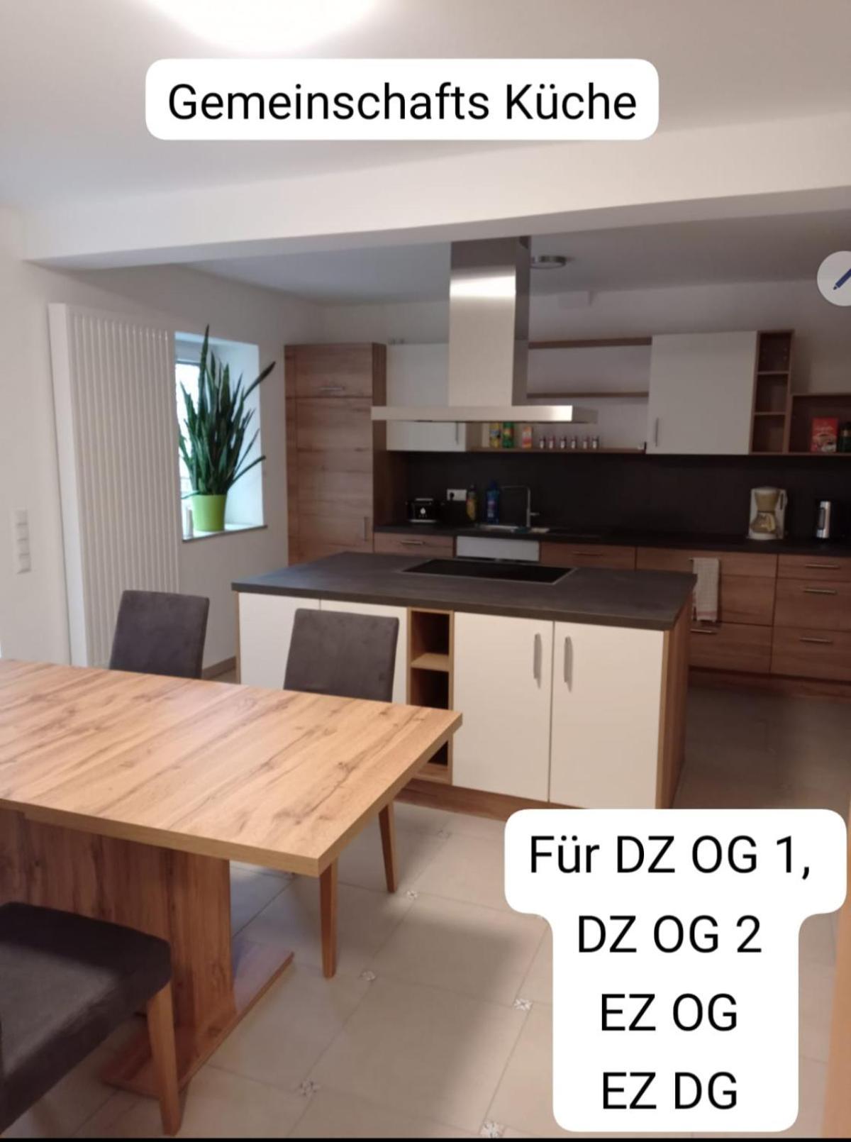 Zur Stadt Фолках Екстериор снимка